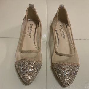 JUICY COUTURE Beige
Mesh/Suede/Crystals Flats Sz 6
